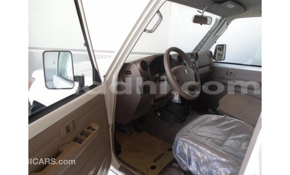 Buy Import Toyota Land Cruiser White Car in Import - Dubai in Somalia Buy Import Toyota Land Cruiser White Car in Import - Dubai in Somalia