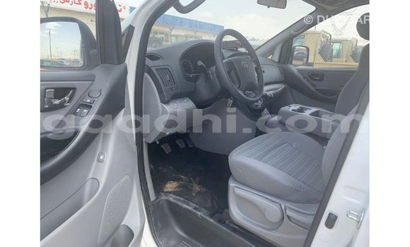 اشتري Imported Hyundai Accent أبيض سيارة في Import - Dubai في الصومال اشتري Imported Hyundai Accent أبيض سيارة في Import - Dubai في الصومال