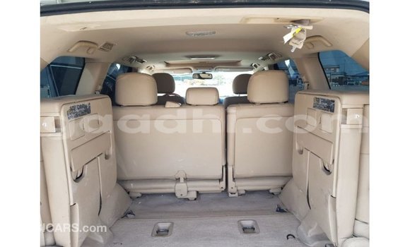 Acheter Import Voiture Toyota Land Cruiser Blanc à Import - Dubai, Somalie Acheter Import Voiture Toyota Land Cruiser Blanc à Import - Dubai, Somalie