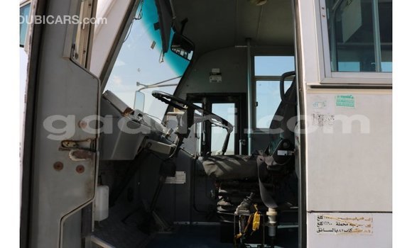 Buy Import Tata Xenon White Car in Import - Dubai in Somalia