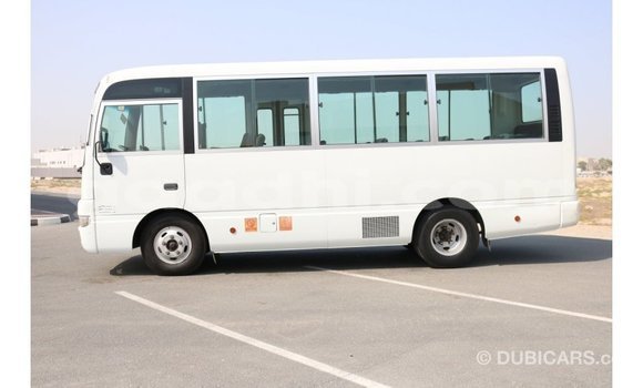 Acheter Import Utilitaire Nissan Evalia Blanc à Import - Dubai, Somalie Acheter Import Utilitaire Nissan Evalia Blanc à Import - Dubai, Somalie