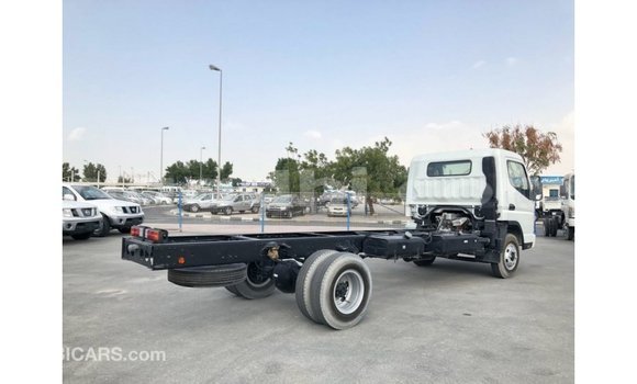 اشتري Imported Mitsubishi L400 أبيض شاحنة في Import - Dubai في الصومال اشتري Imported Mitsubishi L400 أبيض شاحنة في Import - Dubai في الصومال