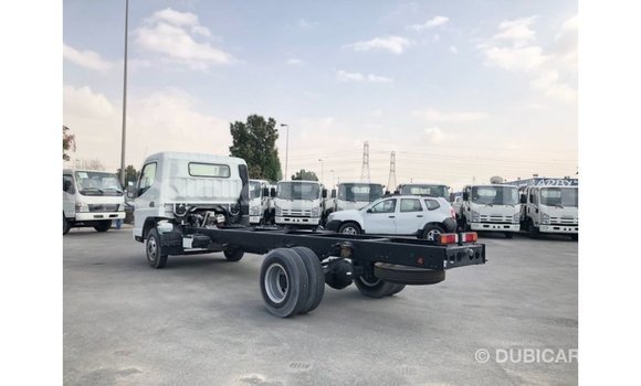 اشتري Imported Mitsubishi L400 أبيض شاحنة في Import - Dubai في الصومال اشتري Imported Mitsubishi L400 أبيض شاحنة في Import - Dubai في الصومال