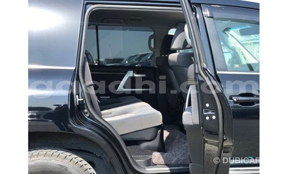 Acheter Import Voiture Toyota Land Cruiser Noir à Import - Dubai, Somalie Acheter Import Voiture Toyota Land Cruiser Noir à Import - Dubai, Somalie