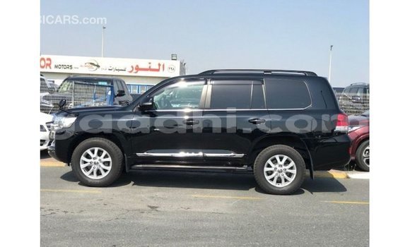 Acheter Import Voiture Toyota Land Cruiser Noir à Import - Dubai, Somalie Acheter Import Voiture Toyota Land Cruiser Noir à Import - Dubai, Somalie