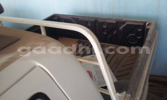 Oofamaa Toyota Tacoma White Makiinaa iti Hargeysa keessatti Somaliland keessatti Oofamaa Toyota Tacoma White Makiinaa iti Hargeysa keessatti Somaliland keessatti