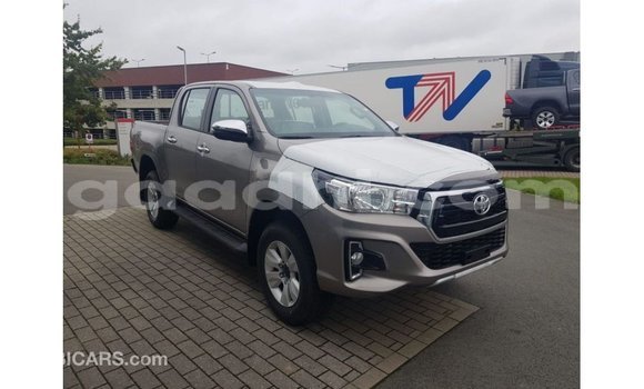 Imported Toyota Hilux Other Makiinaa iti Import - Dubai keessatti Somalia keessatti Imported Toyota Hilux Other Makiinaa iti Import - Dubai keessatti Somalia keessatti