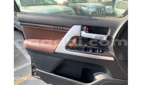 ይግዙ Imported Toyota Land Cruiser ጥቁር መኪና በ Import - Dubai በ ሶማሊያ ይግዙ Imported Toyota Land Cruiser ጥቁር መኪና በ Import - Dubai በ ሶማሊያ