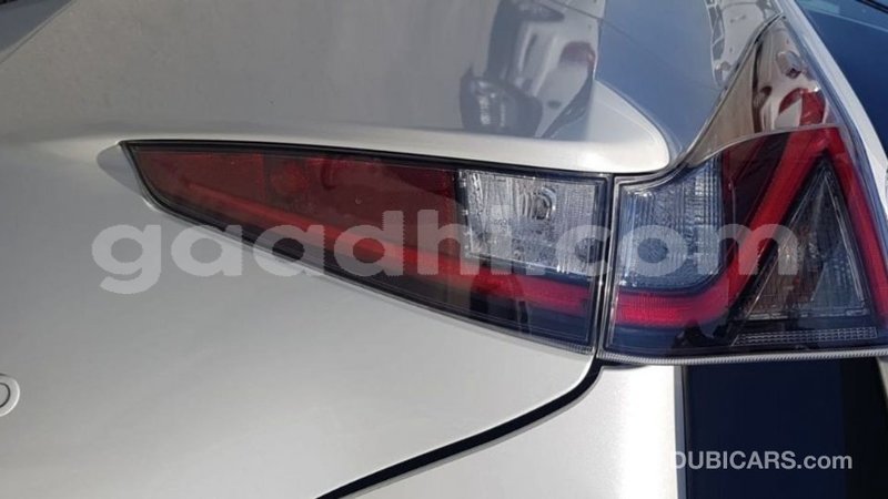 Big with watermark toyota prius somalia import dubai 4482