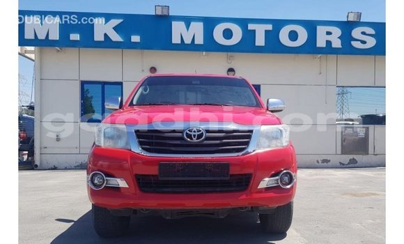 Acheter Import Voiture Toyota Hilux Rouge à Import - Dubai, Somalie Acheter Import Voiture Toyota Hilux Rouge à Import - Dubai, Somalie