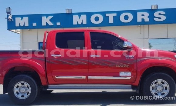 Acheter Import Voiture Toyota Hilux Rouge à Import - Dubai, Somalie Acheter Import Voiture Toyota Hilux Rouge à Import - Dubai, Somalie