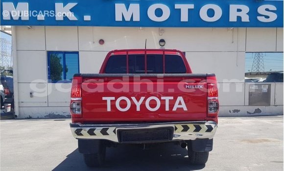 Acheter Import Voiture Toyota Hilux Rouge à Import - Dubai, Somalie Acheter Import Voiture Toyota Hilux Rouge à Import - Dubai, Somalie