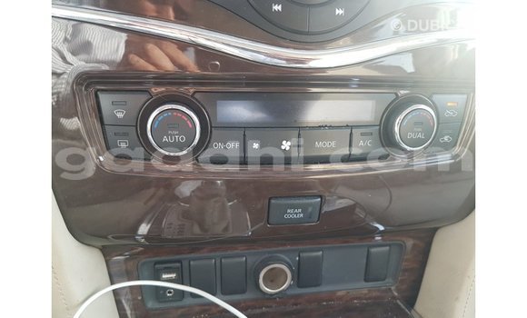 Acheter Import Voiture Toyota Land Cruiser Beige à Import - Dubai, Somalie Acheter Import Voiture Toyota Land Cruiser Beige à Import - Dubai, Somalie