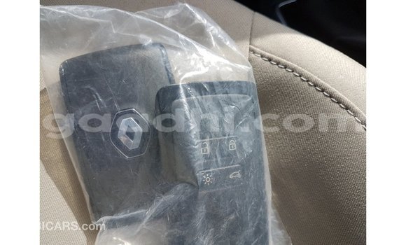 Acheter Import Voiture Renault 19 Vert à Import - Dubai, Somalie Acheter Import Voiture Renault 19 Vert à Import - Dubai, Somalie