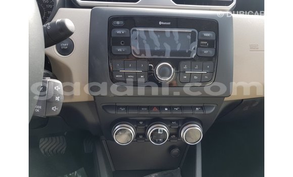 Acheter Import Voiture Renault 19 Vert à Import - Dubai, Somalie Acheter Import Voiture Renault 19 Vert à Import - Dubai, Somalie