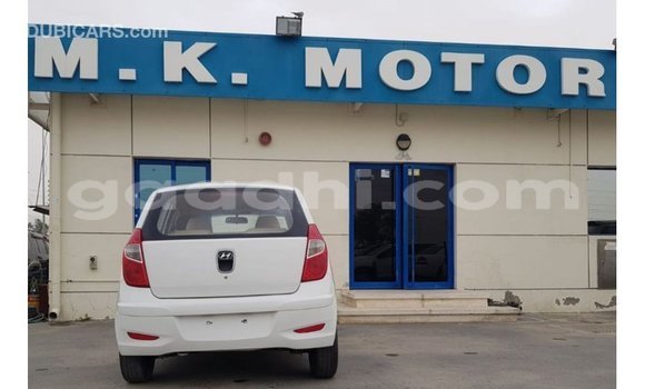 Imported Hyundai i10 White Makiinaa iti Import - Dubai keessatti Somalia keessatti Imported Hyundai i10 White Makiinaa iti Import - Dubai keessatti Somalia keessatti