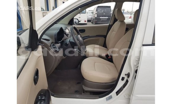 Imported Hyundai i10 White Makiinaa iti Import - Dubai keessatti Somalia keessatti Imported Hyundai i10 White Makiinaa iti Import - Dubai keessatti Somalia keessatti
