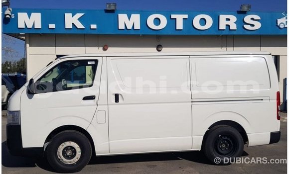 Acheter Import Voiture Toyota Hiace Blanc à Import - Dubai, Somalie Acheter Import Voiture Toyota Hiace Blanc à Import - Dubai, Somalie