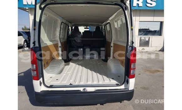 Acheter Import Voiture Toyota Hiace Blanc à Import - Dubai, Somalie Acheter Import Voiture Toyota Hiace Blanc à Import - Dubai, Somalie
