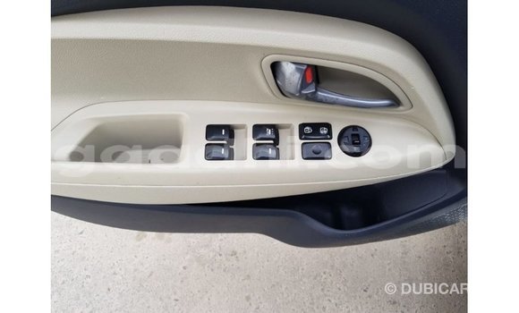 Acheter Import Voiture Kia Rio Blanc à Import - Dubai, Somalie Acheter Import Voiture Kia Rio Blanc à Import - Dubai, Somalie