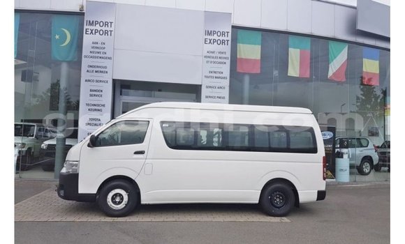 Buy Import Toyota Hiace White Car in Import - Dubai in Somalia Buy Import Toyota Hiace White Car in Import - Dubai in Somalia