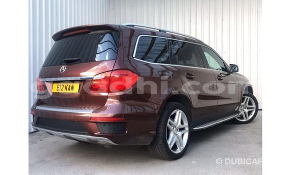 Acheter Import Voiture Mercedes-Benz 190 Rouge à Import - Dubai, Somalie Acheter Import Voiture Mercedes-Benz 190 Rouge à Import - Dubai, Somalie