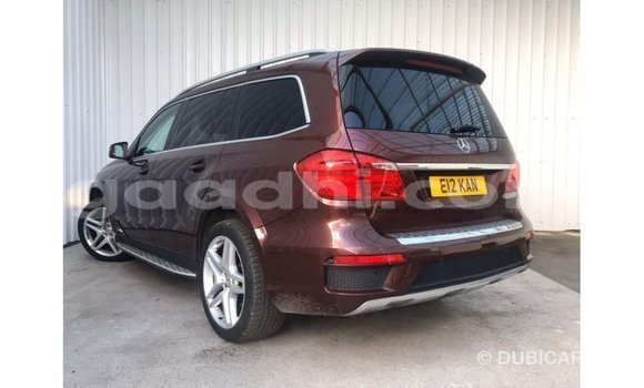 Acheter Import Voiture Mercedes-Benz 190 Rouge à Import - Dubai, Somalie Acheter Import Voiture Mercedes-Benz 190 Rouge à Import - Dubai, Somalie