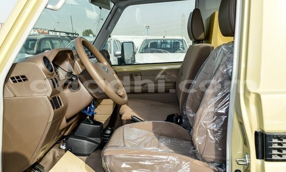 Buy Import Toyota Land Cruiser Beige Car in Import - Dubai in Somalia Buy Import Toyota Land Cruiser Beige Car in Import - Dubai in Somalia