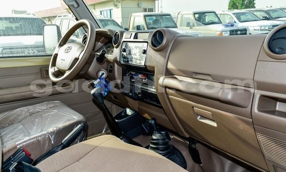 Buy Import Toyota Land Cruiser Beige Car in Import - Dubai in Somalia Buy Import Toyota Land Cruiser Beige Car in Import - Dubai in Somalia