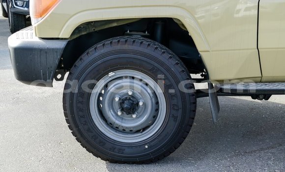 Buy Import Toyota Land Cruiser Beige Car in Import - Dubai in Somalia Buy Import Toyota Land Cruiser Beige Car in Import - Dubai in Somalia