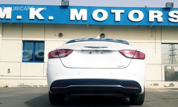 Imported Chrysler 200 White Makiinaa iti Import - Dubai keessatti Somalia keessatti Imported Chrysler 200 White Makiinaa iti Import - Dubai keessatti Somalia keessatti