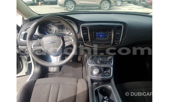 Imported Chrysler 200 White Makiinaa iti Import - Dubai keessatti Somalia keessatti Imported Chrysler 200 White Makiinaa iti Import - Dubai keessatti Somalia keessatti