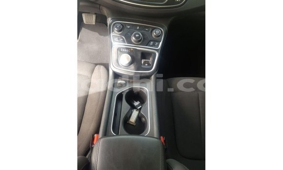 Imported Chrysler 200 White Makiinaa iti Import - Dubai keessatti Somalia keessatti Imported Chrysler 200 White Makiinaa iti Import - Dubai keessatti Somalia keessatti