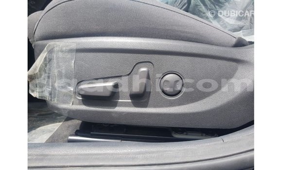 Acheter Import Voiture Kia Cadenza Bleu à Import - Dubai, Somalie Acheter Import Voiture Kia Cadenza Bleu à Import - Dubai, Somalie