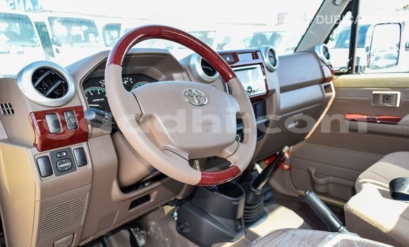 Buy Import Toyota Land Cruiser Beige Car in Import - Dubai in Somalia Buy Import Toyota Land Cruiser Beige Car in Import - Dubai in Somalia