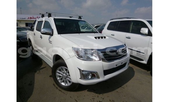 ይግዙ Imported Toyota Hilux ነጭ መኪና በ Import - Dubai በ ሶማሊያ ይግዙ Imported Toyota Hilux ነጭ መኪና በ Import - Dubai በ ሶማሊያ