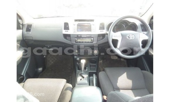 ይግዙ Imported Toyota Hilux ነጭ መኪና በ Import - Dubai በ ሶማሊያ ይግዙ Imported Toyota Hilux ነጭ መኪና በ Import - Dubai በ ሶማሊያ