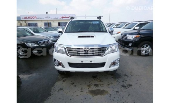 ይግዙ Imported Toyota Hilux ነጭ መኪና በ Import - Dubai በ ሶማሊያ ይግዙ Imported Toyota Hilux ነጭ መኪና በ Import - Dubai በ ሶማሊያ
