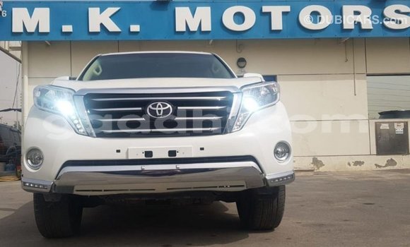 Imported Toyota Land Cruiser White Makiinaa iti Import - Dubai keessatti Somalia keessatti Imported Toyota Land Cruiser White Makiinaa iti Import - Dubai keessatti Somalia keessatti