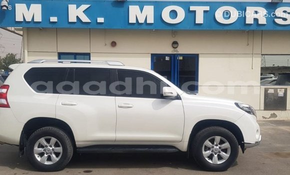 Imported Toyota Land Cruiser White Makiinaa iti Import - Dubai keessatti Somalia keessatti Imported Toyota Land Cruiser White Makiinaa iti Import - Dubai keessatti Somalia keessatti