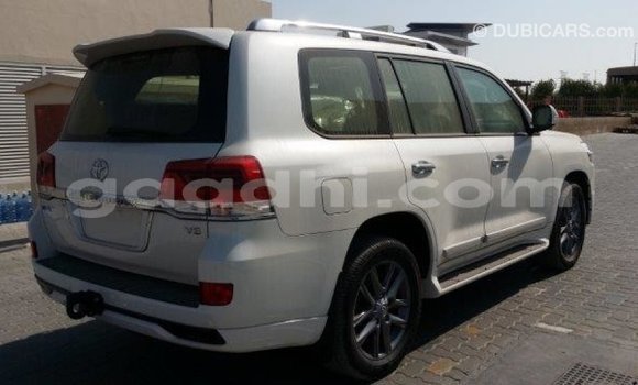 Buy Import Toyota Land Cruiser White Car in Import - Dubai in Somalia Buy Import Toyota Land Cruiser White Car in Import - Dubai in Somalia