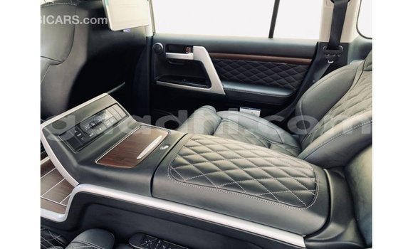 اشتري Imported Toyota Land Cruiser أسود سيارة في Import - Dubai في الصومال اشتري Imported Toyota Land Cruiser أسود سيارة في Import - Dubai في الصومال