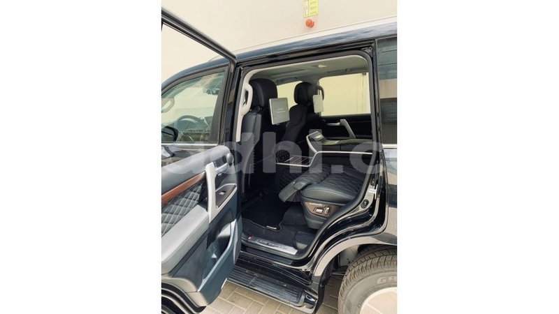 Big with watermark toyota land cruiser somalia import dubai 4560