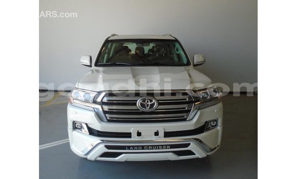 اشتري Imported Toyota Land Cruiser آخر سيارة في Import - Dubai في الصومال اشتري Imported Toyota Land Cruiser آخر سيارة في Import - Dubai في الصومال