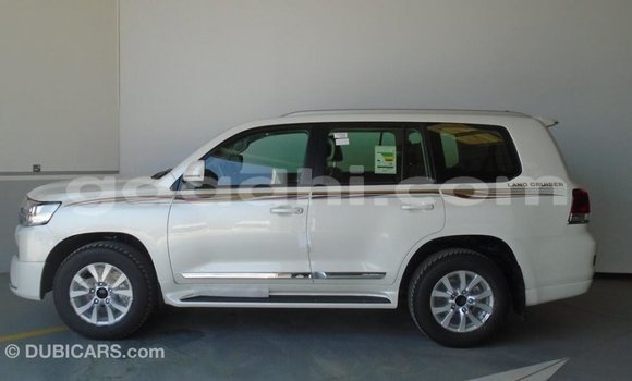 اشتري Imported Toyota Land Cruiser آخر سيارة في Import - Dubai في الصومال اشتري Imported Toyota Land Cruiser آخر سيارة في Import - Dubai في الصومال