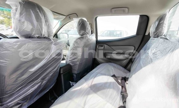 اشتري Imported Mitsubishi L200 أبيض سيارة في Import - Dubai في الصومال اشتري Imported Mitsubishi L200 أبيض سيارة في Import - Dubai في الصومال