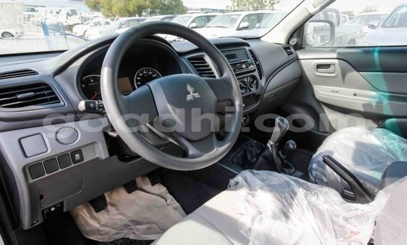 اشتري Imported Mitsubishi L200 أبيض سيارة في Import - Dubai في الصومال اشتري Imported Mitsubishi L200 أبيض سيارة في Import - Dubai في الصومال