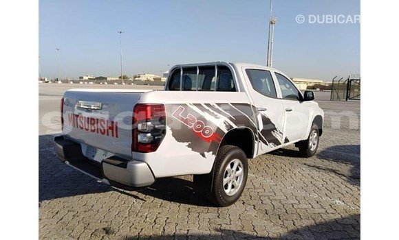 Buy Import Mitsubishi L200 White Car in Import - Dubai in Somalia Buy Import Mitsubishi L200 White Car in Import - Dubai in Somalia
