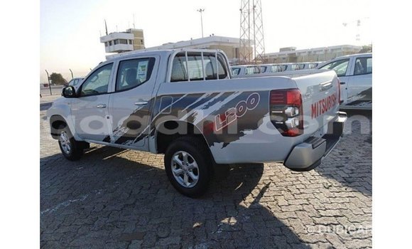 Buy Import Mitsubishi L200 White Car in Import - Dubai in Somalia Buy Import Mitsubishi L200 White Car in Import - Dubai in Somalia