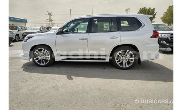 اشتري Imported Lexus LX أبيض سيارة في Import - Dubai في الصومال اشتري Imported Lexus LX أبيض سيارة في Import - Dubai في الصومال